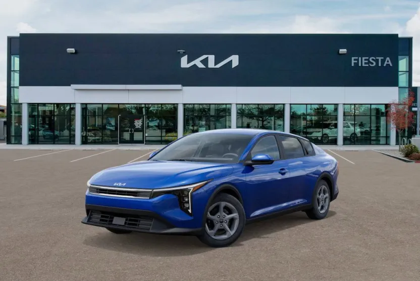 2025 Kia K4 LXS photo 1