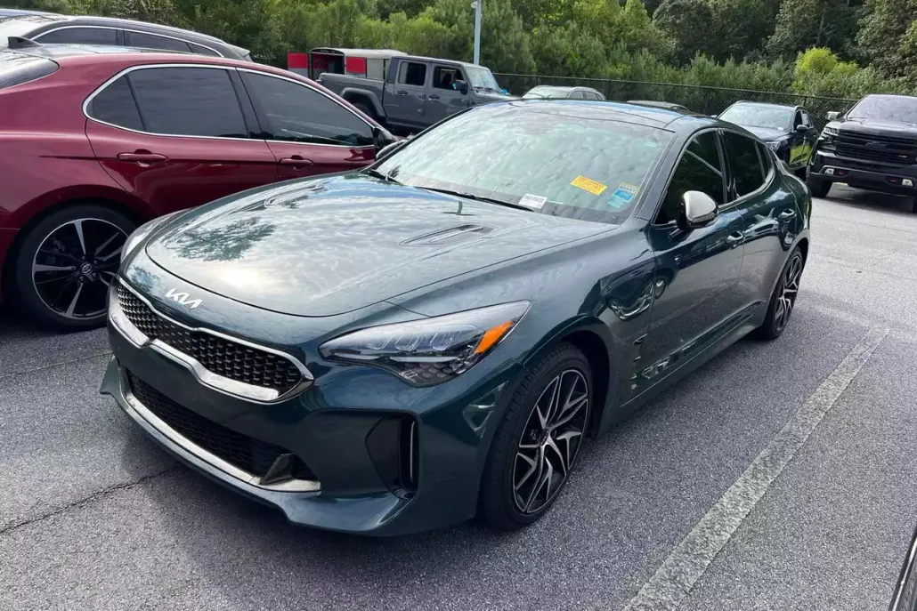 2022 Kia Stinger GT-Line photo 1