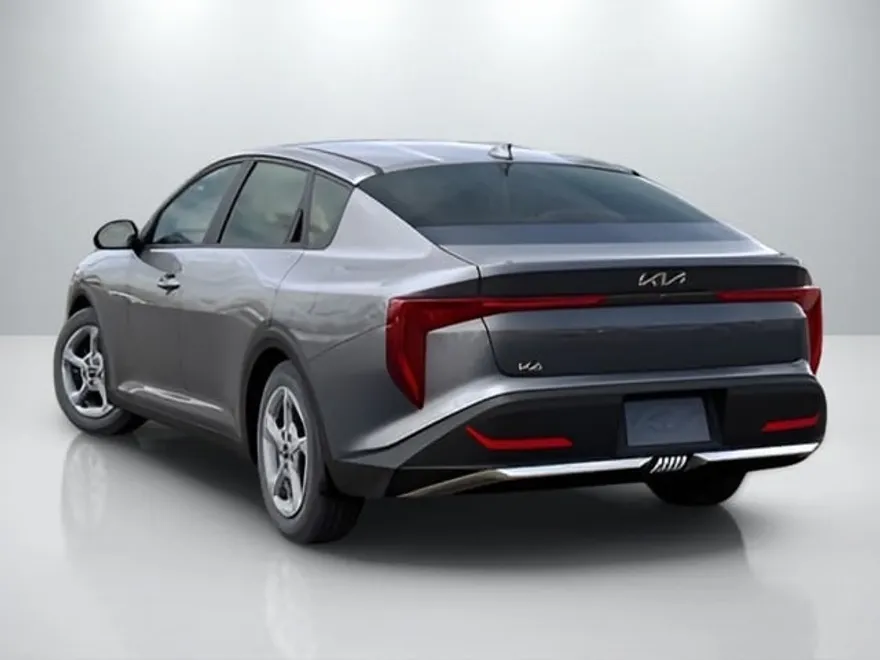 2025 Kia K4 LX photo 1