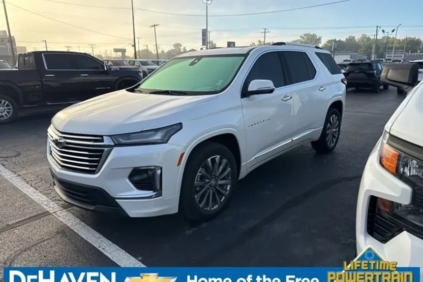 2023 Chevrolet Traverse Premier photo 1