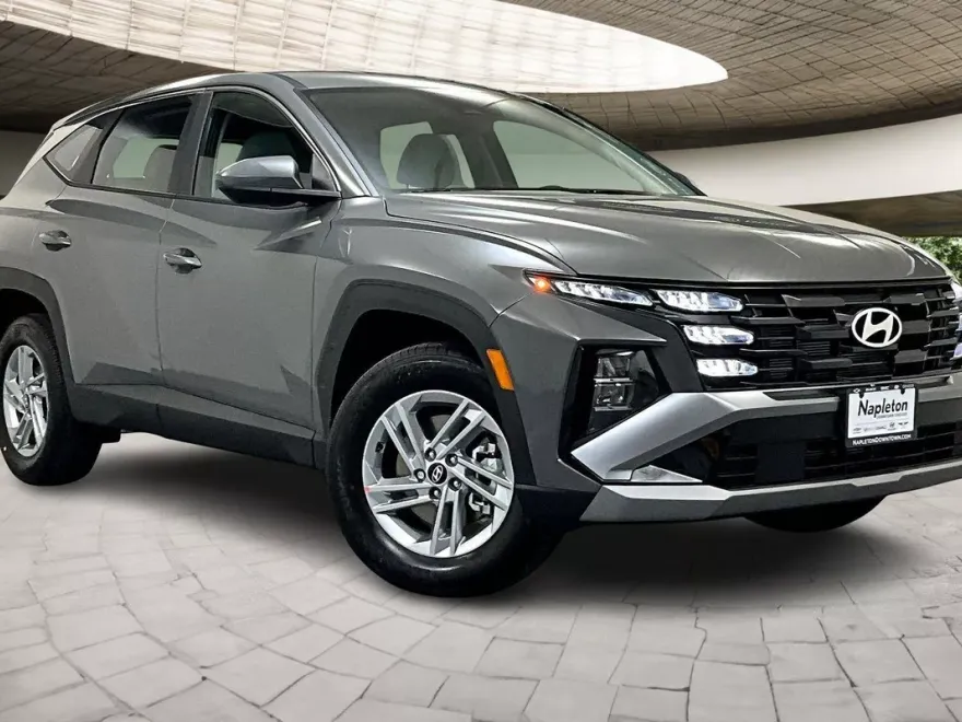 2025 Hyundai Tucson SE photo 1
