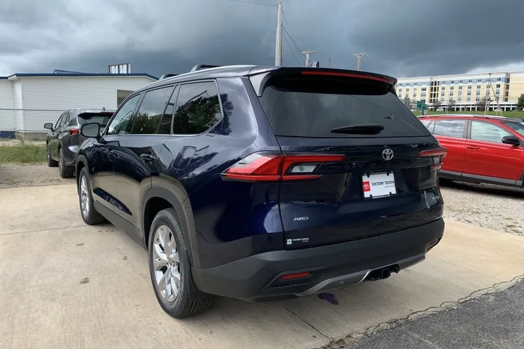 2026 Toyota Grand Highlander Limited AWD photo 1