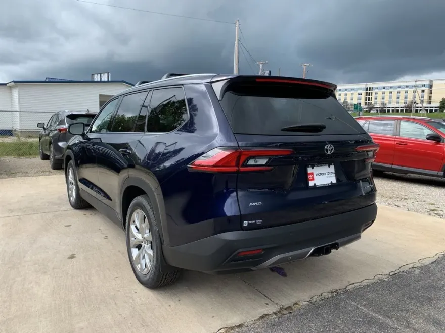 2026 Toyota Grand Highlander Limited AWD photo 1