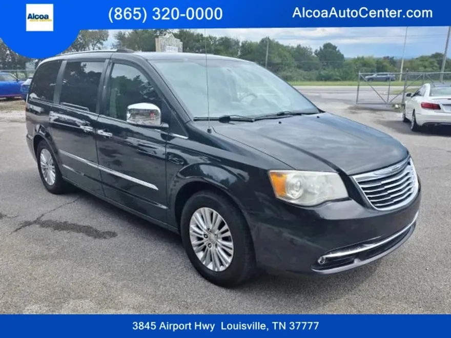 2014 Chrysler Town & Country Limited photo 1
