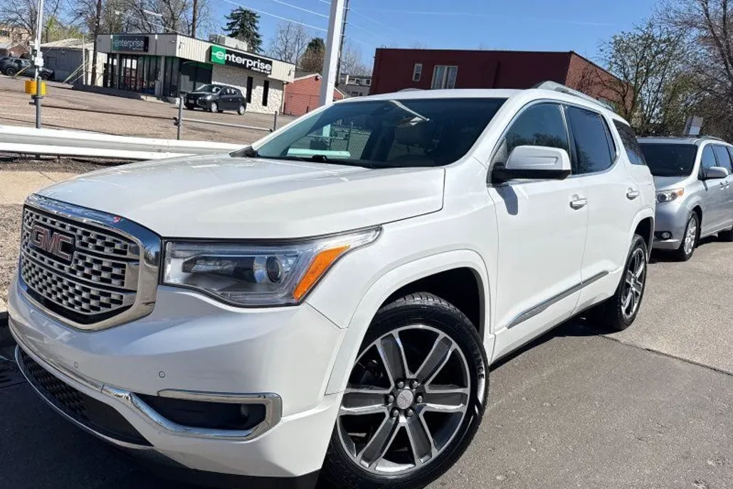 2017 Gmc Acadia Denali photo 1