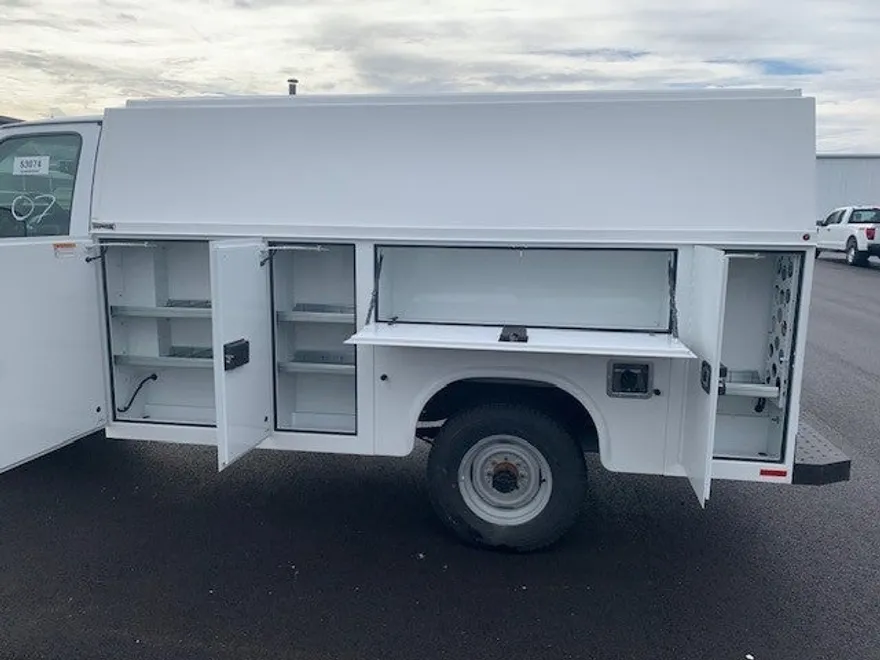 2025 Ford E-350 Base photo 1