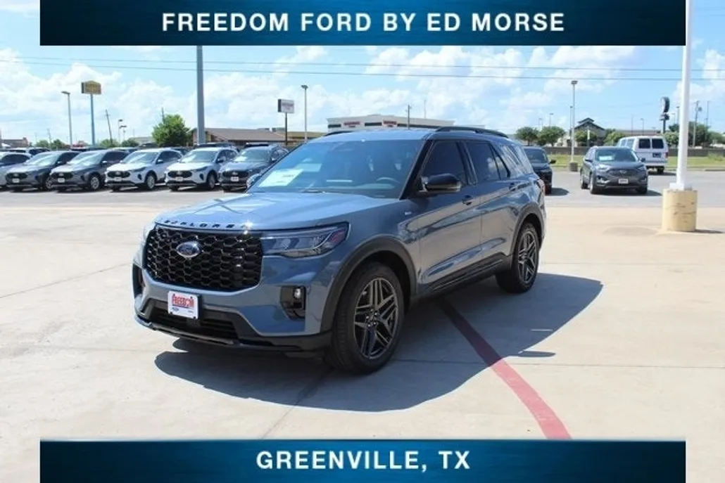 2025 Ford Explorer ST-Line photo 1