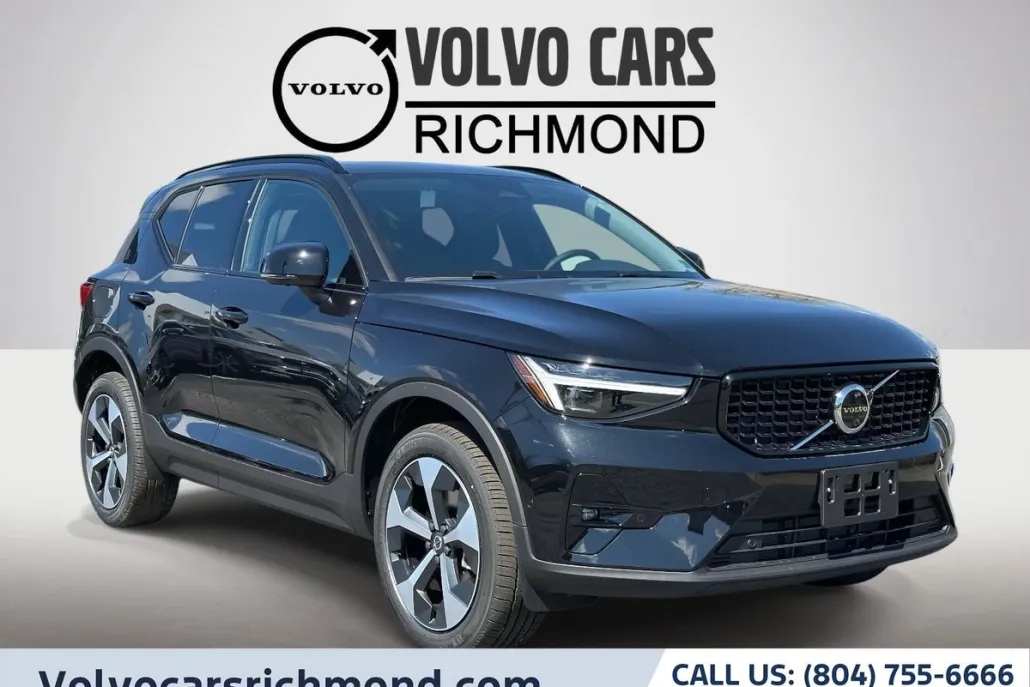 2025 Volvo XC40 Plus photo 1