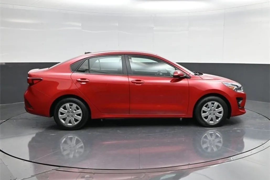 2023 Kia Rio S photo 1