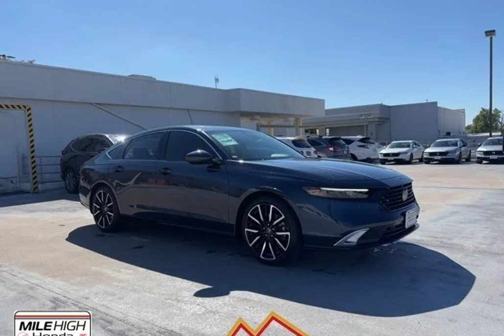 2025 Honda Accord Hybrid Touring photo 1
