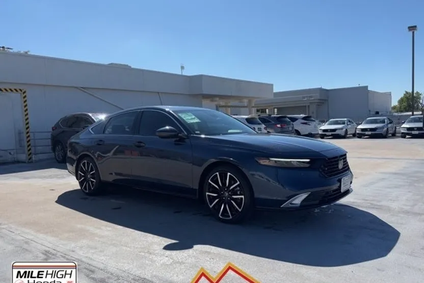 2025 Honda Accord Hybrid Touring photo 1