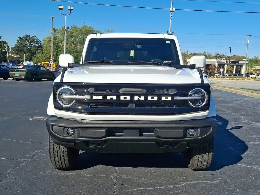 2025 Ford Bronco Outer Banks photo 1