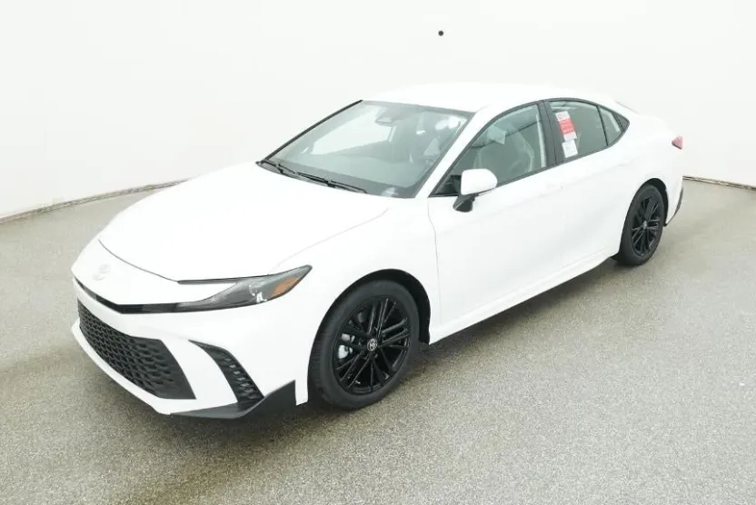 2026 Toyota Camry SE photo 1