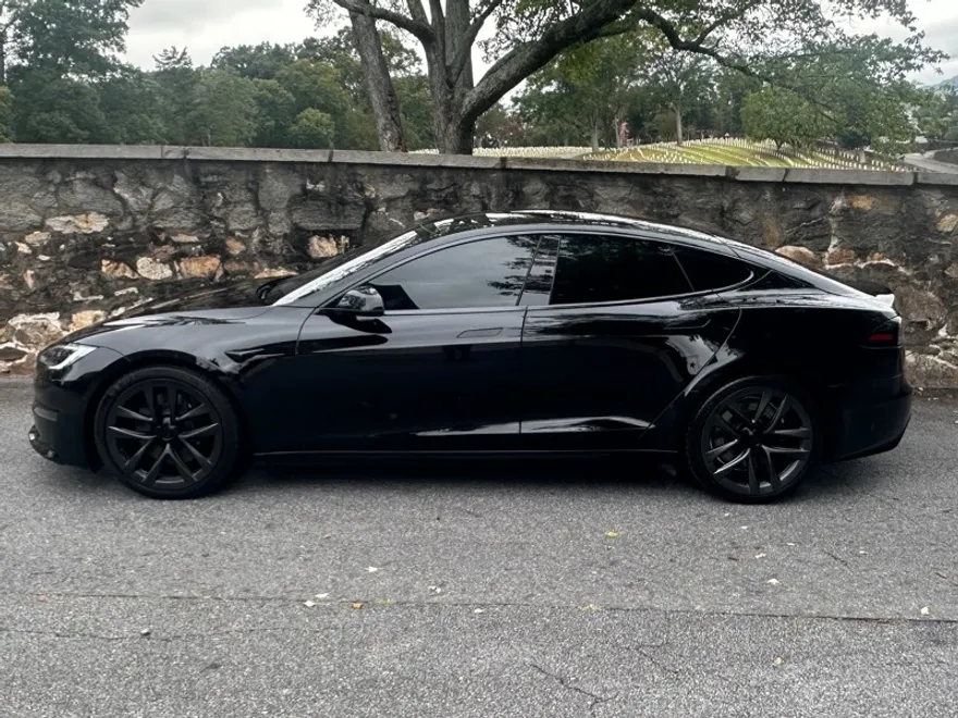 2022 Tesla Model S photo 1