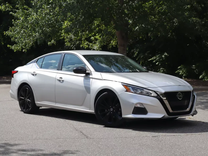 2021 Nissan Altima 2.5 SR photo 1