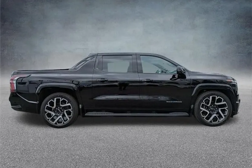 2024 Chevrolet Silverado EV RST photo 1