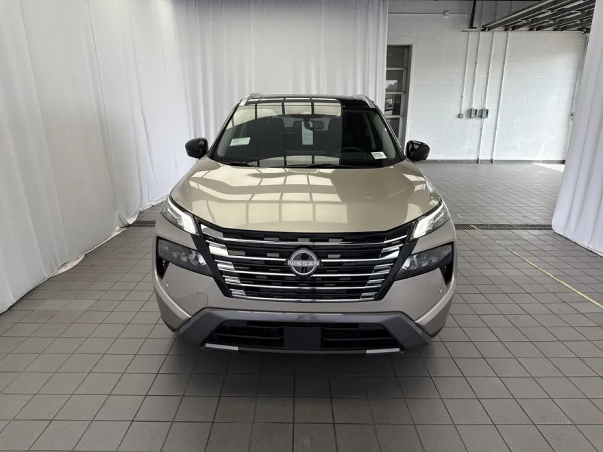 2025 Nissan Rogue SL photo 1