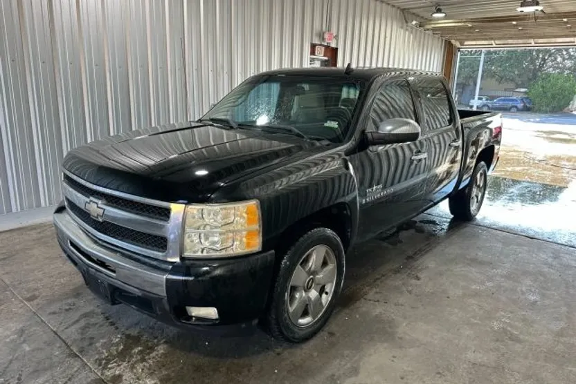 2009 Chevrolet Silverado 1500 LT photo 1
