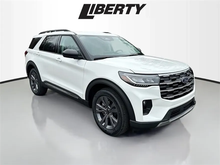 2025 Ford Explorer photo 1