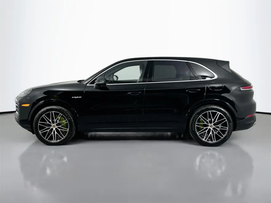 2024 Porsche Cayenne E-Hybrid Base photo 1
