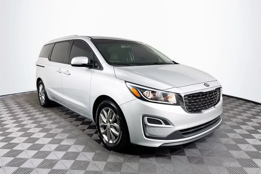 2021 Kia Sedona EX photo 1