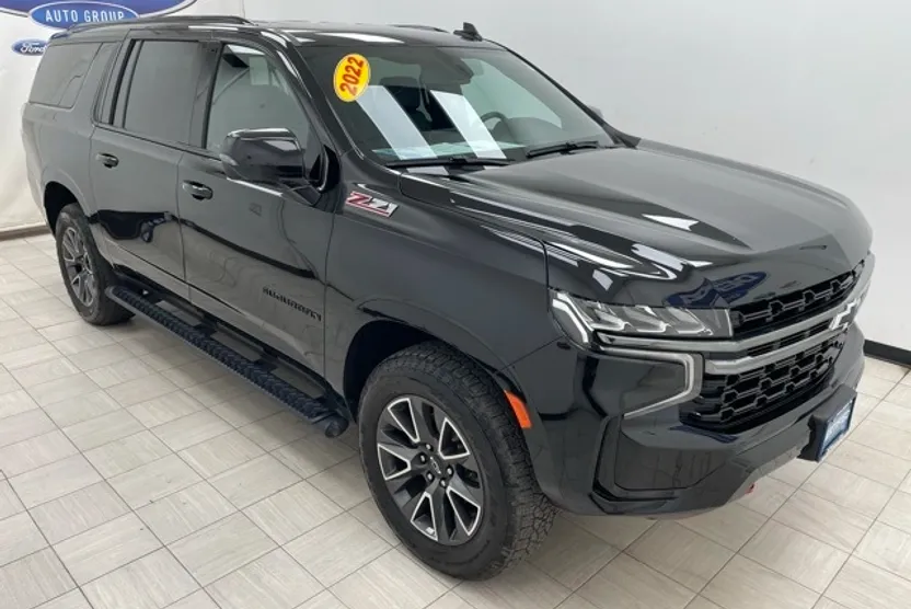 2022 Chevrolet Suburban Z71 photo 1