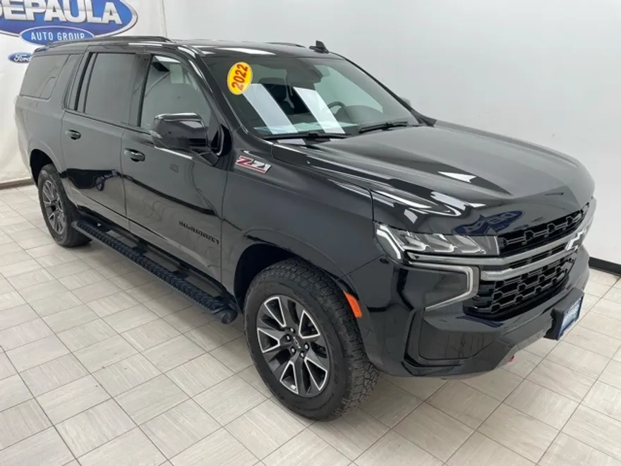 2022 Chevrolet Suburban Z71 photo 1