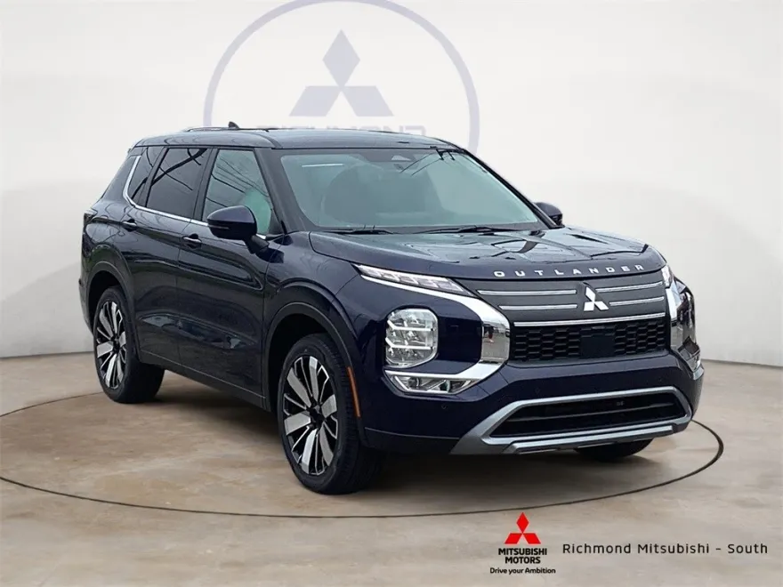 2025 Mitsubishi Outlander SE photo 1