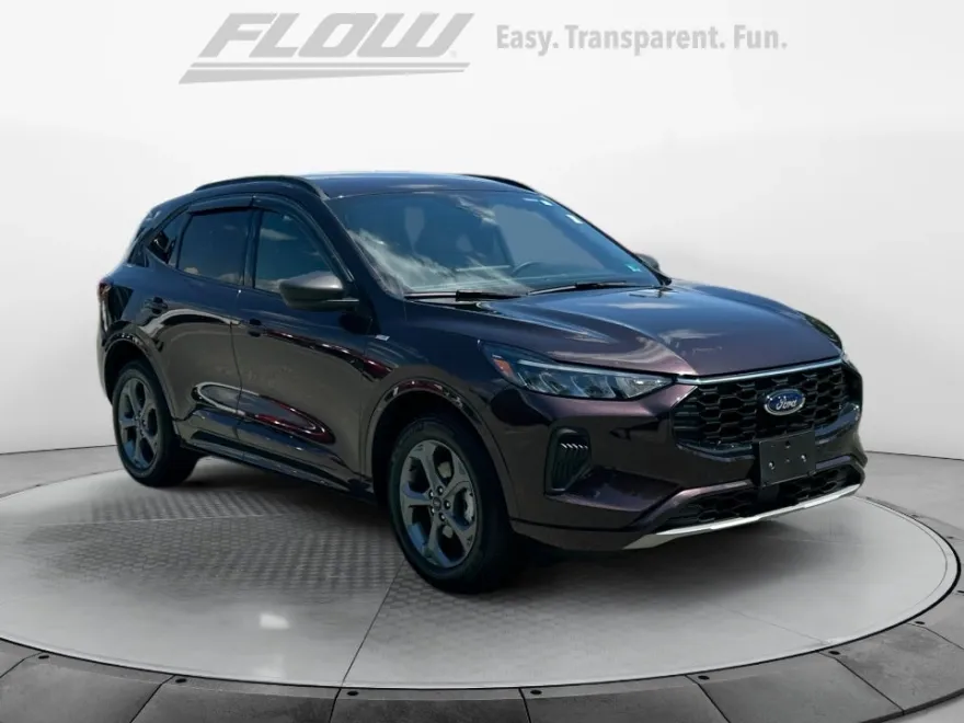 2023 Ford Escape ST-Line photo 1
