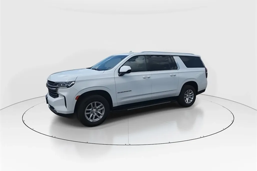 2024 Chevrolet Suburban LT photo 1