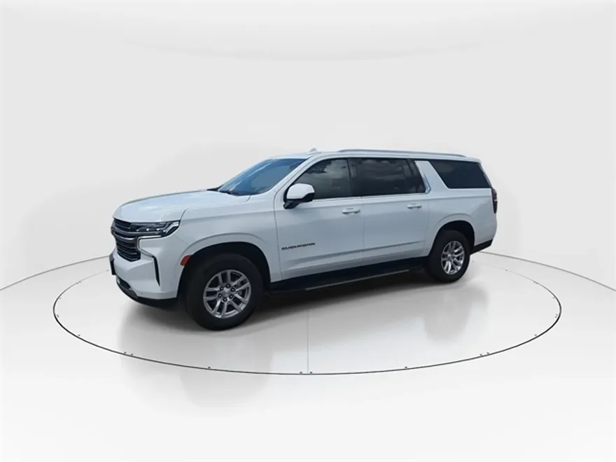 2024 Chevrolet Suburban LT photo 1