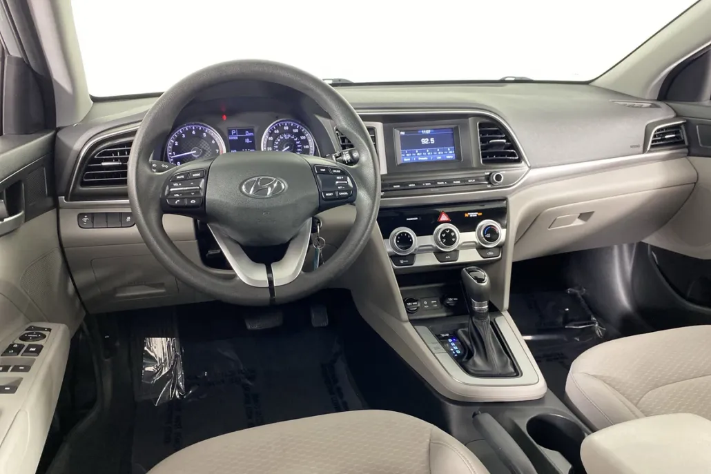 2019 Hyundai Elantra SE photo 1