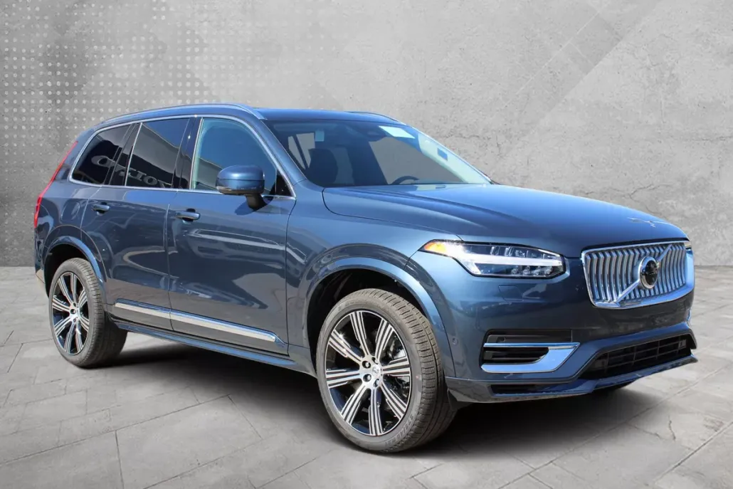 2025 Volvo XC90 T8 Plus photo 1