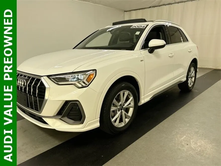 2024 Audi Q3 S line Premium photo 1