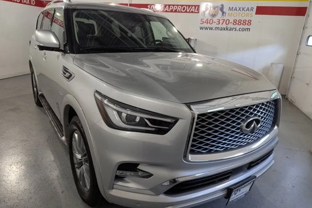 2019 Infiniti QX80 Luxe photo 1