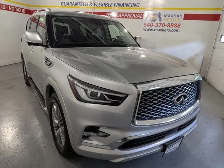 2019 Infiniti QX80 Luxe photo 1