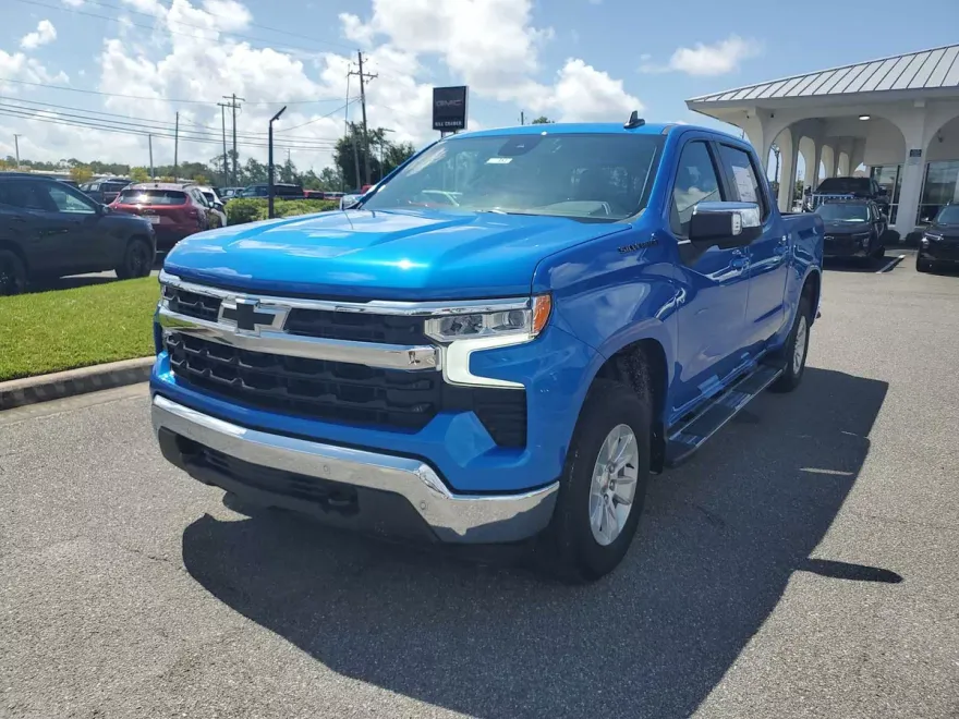 2025 Chevrolet Silverado 1500 LT photo 1