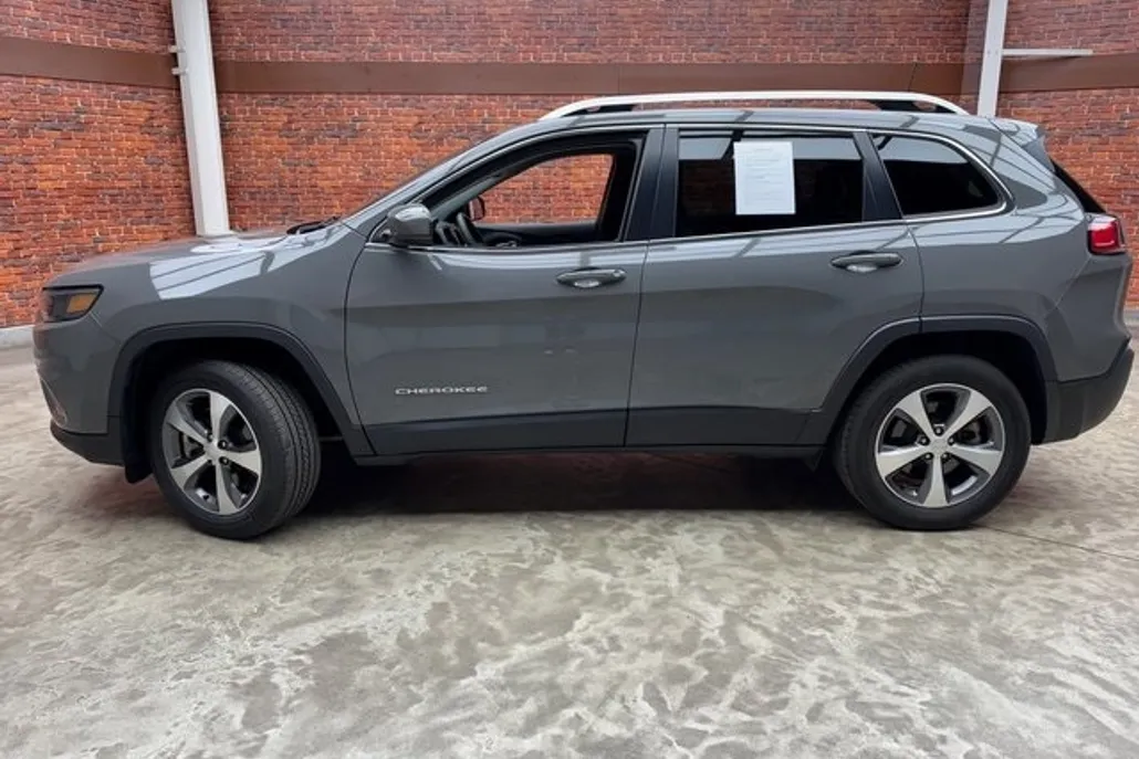 2021 Jeep Cherokee Limited photo 1