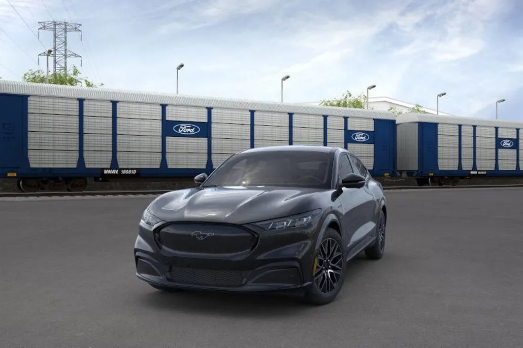 2025 Ford Mustang Mach-E Premium photo 1