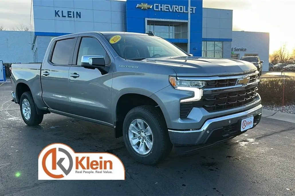 2025 Chevrolet Silverado 1500 LT photo 1