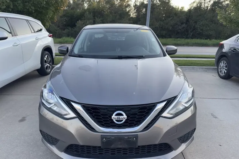2016 Nissan Sentra SV photo 1