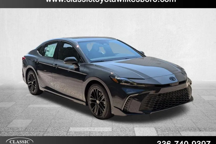 2026 Toyota Camry SE photo 1