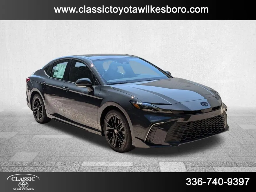 2026 Toyota Camry SE photo 1