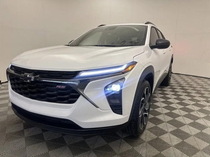 2025 Chevrolet Trax photo 1