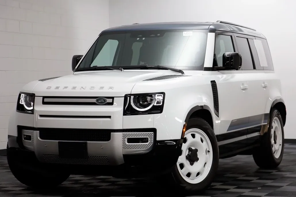 2025 Land Rover Defender 110 S photo 1