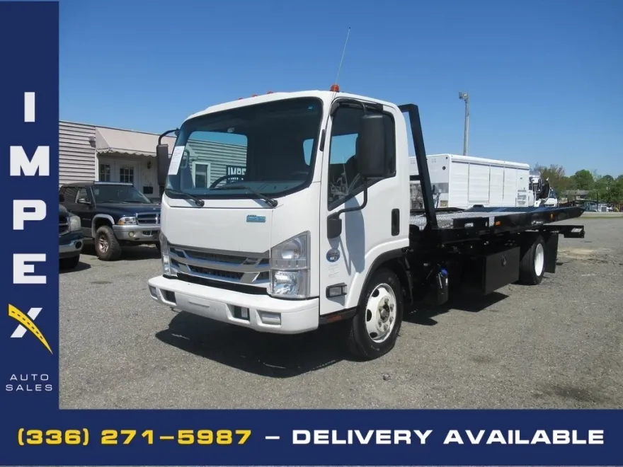 2019 Isuzu NRR photo 1