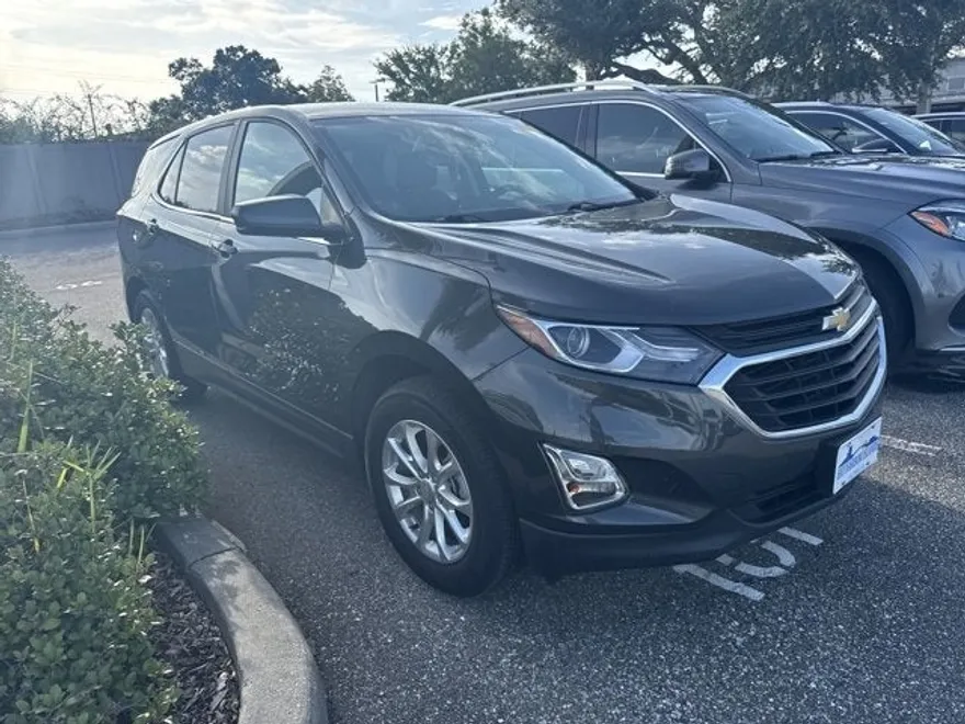 2021 Chevrolet Equinox LT photo 1