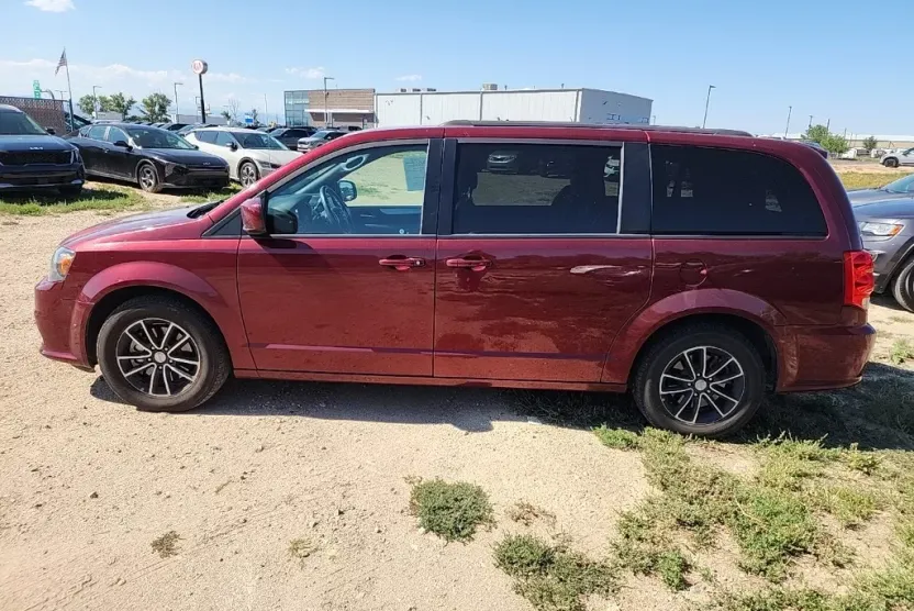 2018 Dodge Grand Caravan GT photo 1