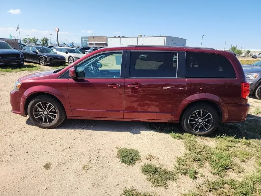 2018 Dodge Grand Caravan GT photo 1
