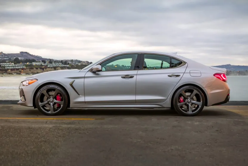 2019 Genesis G70 2.0T Advanced photo 1